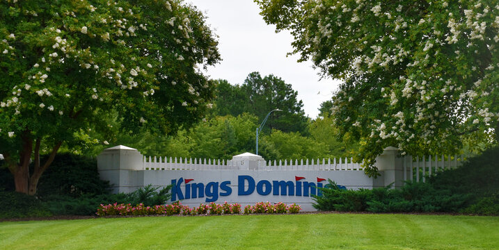 Kings Dominion Amusement Park Sign, Doswell, Virginia, USA,
‧