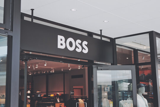 BOSS店舗看板ロゴ