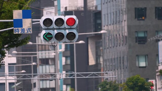 [Weather Phenomena]Footage of Extreme Summer Heatwave with Shimmering Air Distortion Over Asphalt Road and Distort the traffic light. Tokyo During a Heatwave.