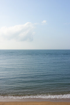 Ocean view with horizon and sky