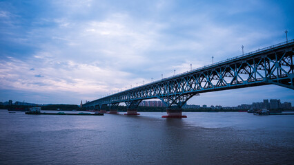 Naklejka premium Night view of the Nanjing Yangtze River Bridge