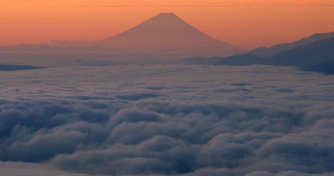 高ボッチ高原から朝焼けの富士山