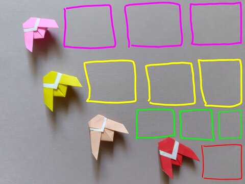 260517144221159
Four colorful cicadas and frames.