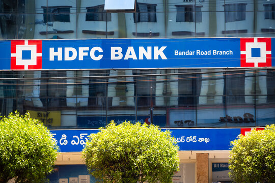 HDFC Bank Bandar Road Branch building exterior in India