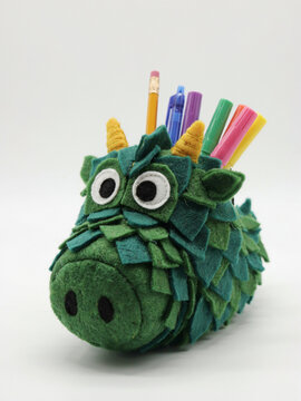 Cute handmade green dragon felt desk organizer pencil holder for kids room with organizer handmade stationary supplies colorful decoration creative accessory