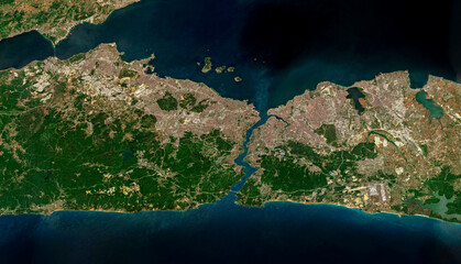 Istanbul Bosphorus shipping route on open data satellite image © M. Jurzyk