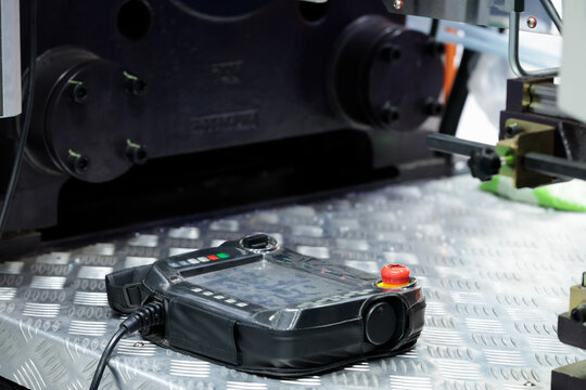 industrial pendant remote control with touchscreen