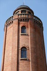 Obraz premium Ancien château d'eau en brique à Toulouse