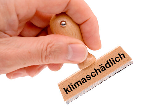 Stempel mit Aufdruck klimasch&auml;dlich und isoliert &uuml;ber wei&szlig;em Hintergrund