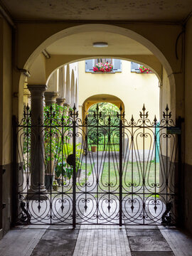 Historic building along via Pignolo in Bergamo, Italy. Entryway