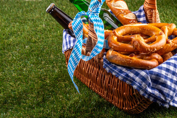 Obraz premium Oktoberfest picnic and barbecue food, Oktoberfest bavarian party menu
