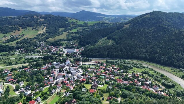 Piwniczna-Zdr&oacute;j &ndash; miasto uzdrowiskowe w wojew&oacute;dztwie małopolskim, Polska, Europa, Beskid Sądecki