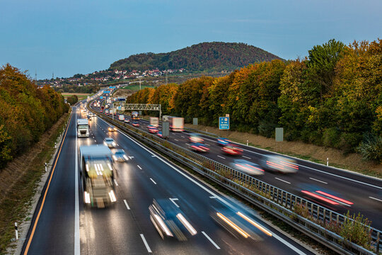 Germany, Baden-Wurttemberg, Aichelberg, Traffic on Bundesautobahn 8 at dusk