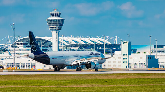 D-AIEH Lufthansa Airbus A321 passenger jet airplane on a sunny summer day at Munich airport, MUC, Freising, Bavaria, Germany