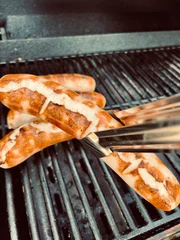 Gegrillte Bratwurst – Klassischer Grillabend mit herzhaftem Genuss © Tobias