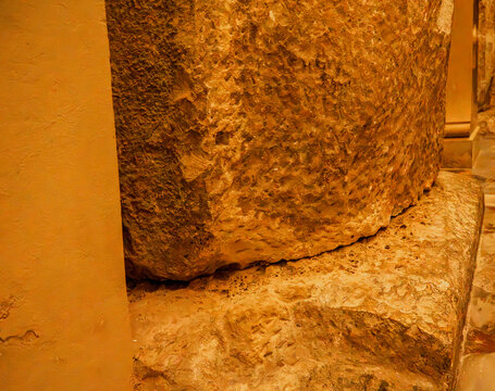A detail of the base &ndash; known as a stylobate &ndash; of one of the Doric columns from the Temple of Athena, now incorporated into the walls of Syracuse Cathedral. 
