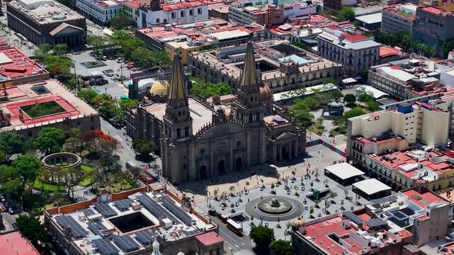 Catedral antigua en el centro de la ciudad de Guadalajara