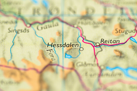 Close up travel map highlighting Hessdalen and Reitan in Norway.