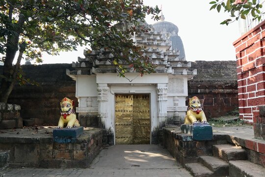 インド　オリッサ州のヒンドゥー教　寺院門
