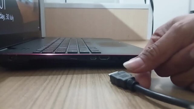 Unplugging HDMI Cable from Laptop After External Display Connection