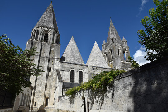 Clochers romans de la cit&eacute; m&eacute;di&eacute;vale de Loches. France	
