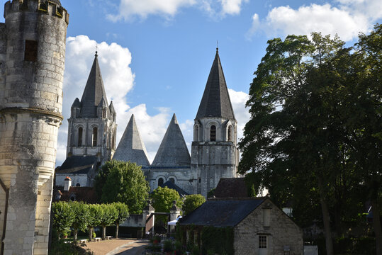Clochers romans de la cit&eacute; m&eacute;di&eacute;vale de Loches. France	