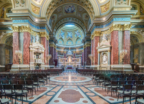 St. Stephen's Basilica, Szent Istv&aacute;n Bazilika, the 19th century cathedral in the neo-classical or renaissance style architecture.