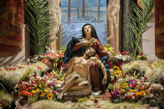 Madonna and Christ, statues on the altar in the Chiesa della Annunziata the Day before Good Friday