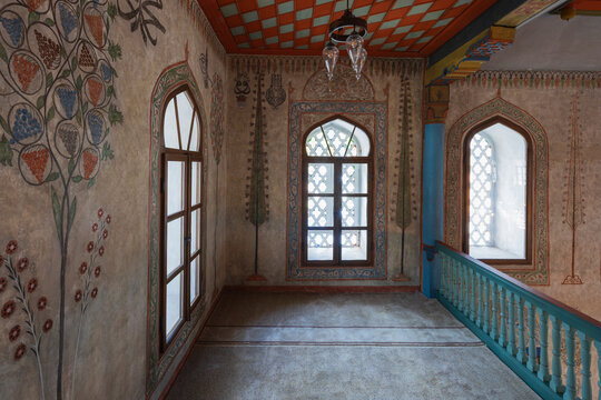 The Painted Mosque, &Scaron;arena Džamija in Travnik, a 19th century mosque. Ottoman architecture, the women's section, a balcony with wall painted murals and windows, and a decorated ceiling.