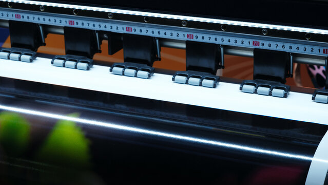Industrial printing modern digital inkjet printer Industrial printing modern digital inkjet printer, color test