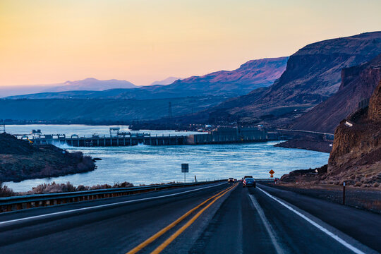 Rock Island Dam, Wenatchee, elevated view over the lake and landscape.