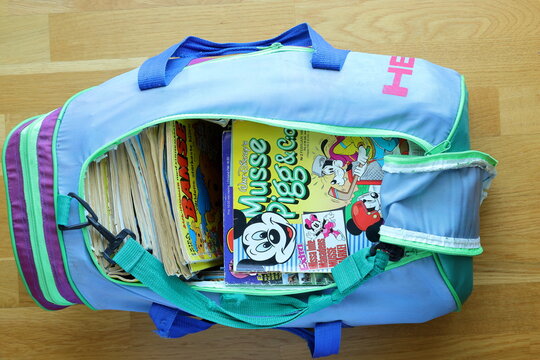 A pile of comic books. Mickey Mouse in front. Swedish text. From the 1980 and 1990s.
