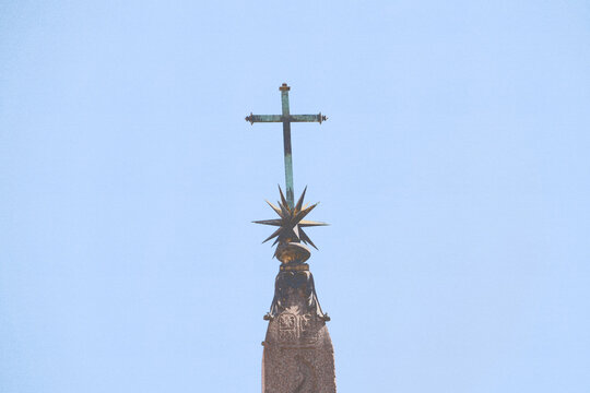 halfo tone vintage print of  cross on the cross