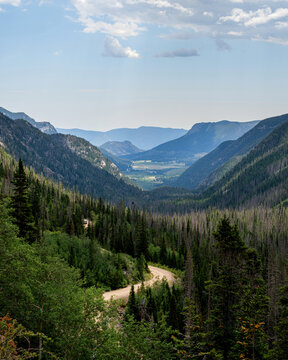 Old Fall River Road Overlook under a sunny day, Rocky Mountain National Park, Colorado