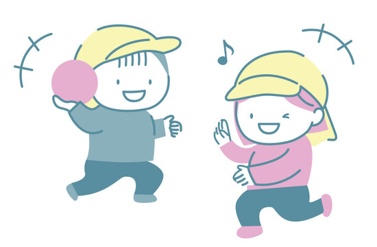 日よけ帽子をかぶってボール遊びを楽しむ子供たち