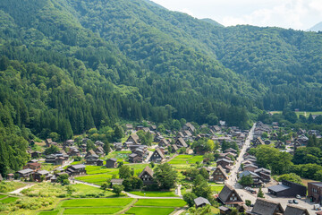 世界遺産　白川郷合掌造り集落　展望台からの眺望　夏 © Hiro074