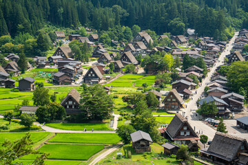 世界遺産　白川郷合掌造り集落　展望台からの眺望　夏 © Hiro074