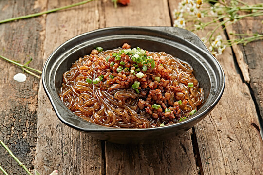 Casserole Minced Meat and Sweet Potato Crystal Noodles