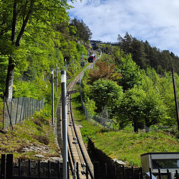 Roedhette und Blaemann sind die beiden Z&uuml;ge der Floibanen in Bergen