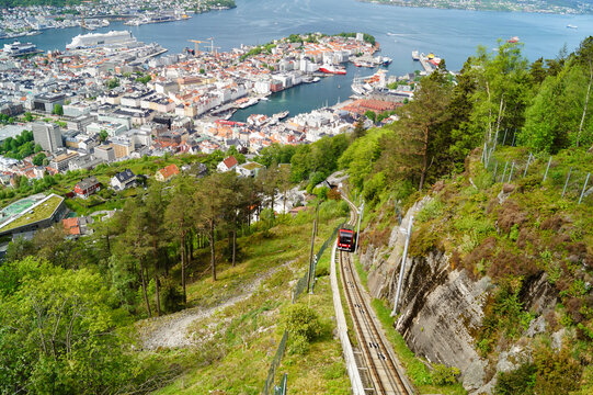 Roedhette und Blaemann sind die beiden Z&uuml;ge der Floibanen in Bergen