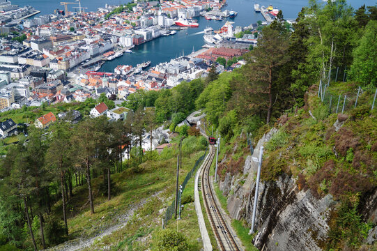Roedhette und Blaemann sind die beiden Z&uuml;ge der Floibanen in Bergen