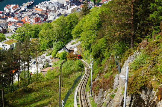 Roedhette und Blaemann sind die beiden Z&uuml;ge der Floibanen in Bergen