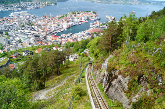 Roedhette und Blaemann sind die beiden Z&uuml;ge der Floibanen in Bergen