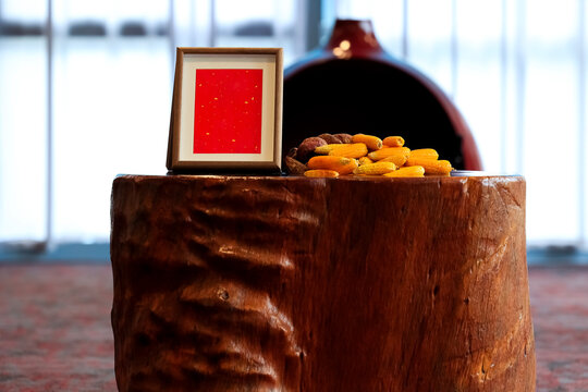 Red background photo frame