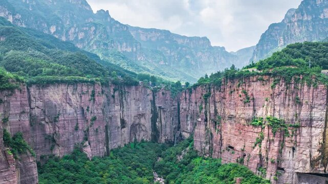 Guoliang Village Canyon, Taihang Mountain Wanxianshan Scenic Area, Linzhou, Anyang City, Henan Province