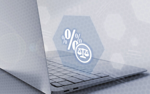 Diese digitale Grafik zeigt ein Laptop mit schwebenden Symbolen f&uuml;r Prozentrechnung und Rechtsprechung, die ein Rechtsgebiet und komplexe Gesetze symbolisieren. Ein Konzept f&uuml;r Recht.