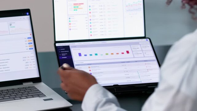 SaaS Manager Analyzes Billing Dashboard