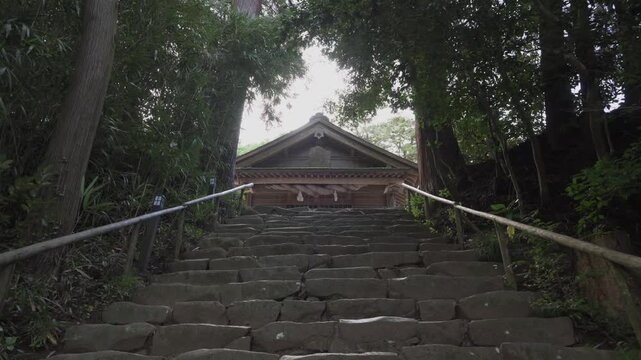 島根 神魂神社 参道の石段
