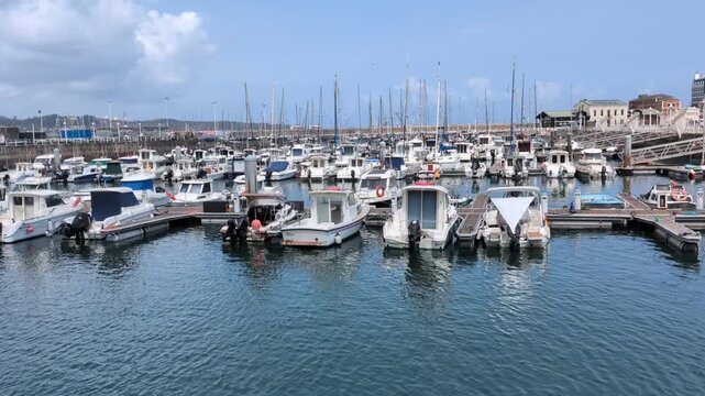 Puerto Deportivo de Gij&oacute;n, Asturias, Espa&ntilde;a