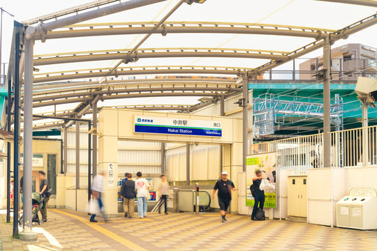 西武新宿線・中井駅